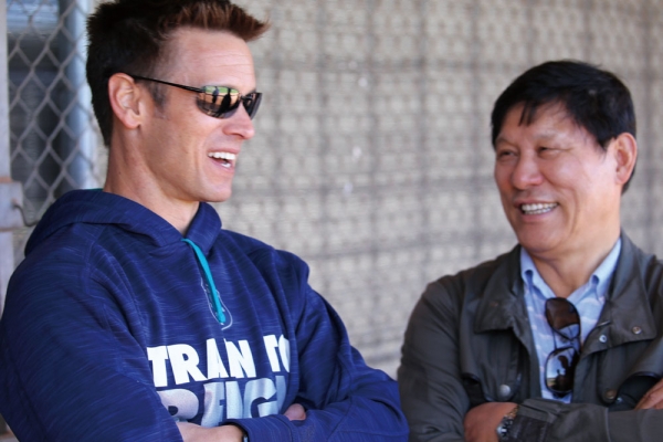 2016년 2월24일 미국프로야구 시애틀 매리너스의 제리 디포토 단장과 함께한 허구연 위원. ⓒ 연합뉴스