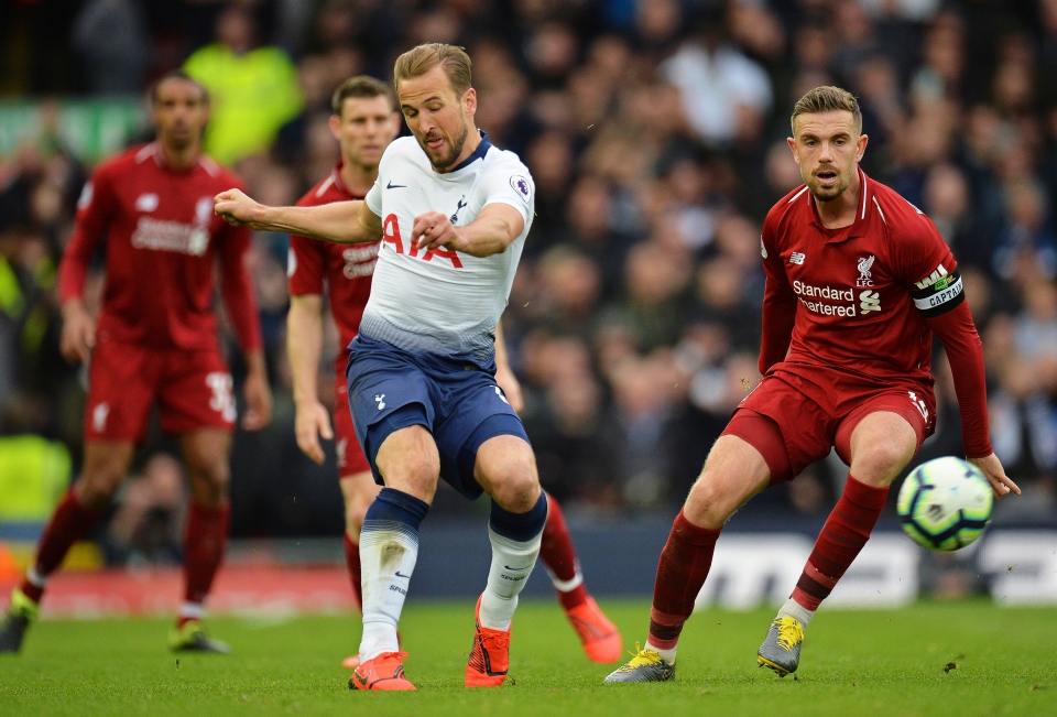 2018-2019시즌 UEFA 챔피언스리그 결승전이 내달 2일 스페인 마드리드에서 열린다. 이번 결승전은 EPL(잉글랜드 프리미어리그)팀인 리버풀과 토트넘이 맞대결을 펼친다. 사진은 지난 3월31일(현지시각) 리버풀의 홈구장인 안필드에서 펼쳐진 두 팀 간 경기. ⓒ연합포토