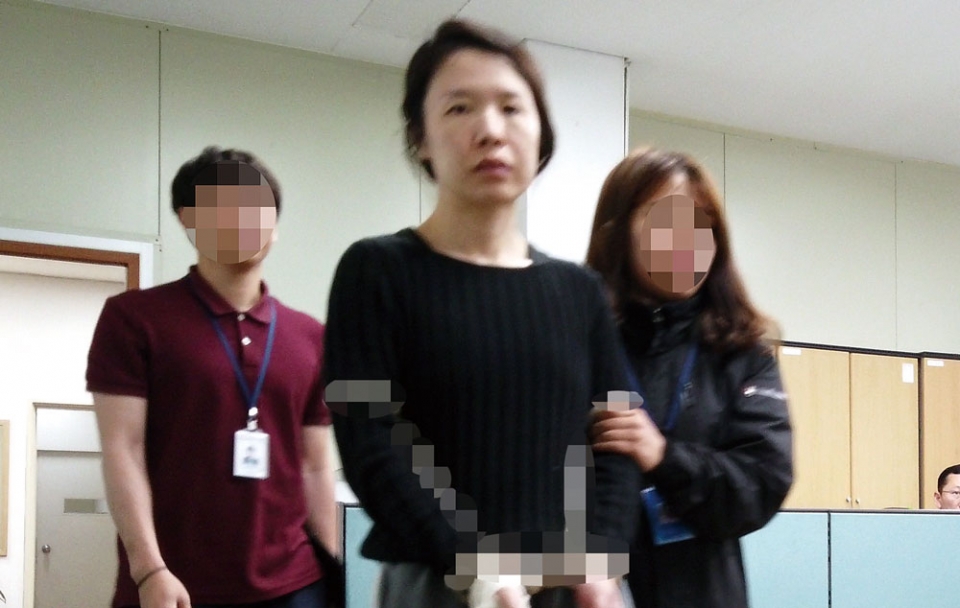 전남편을 살해한 혐의로 구속된 고유정이 6월5일 제주동부경찰서 진술녹화실로 향하고 있다. ⓒ 연합뉴스