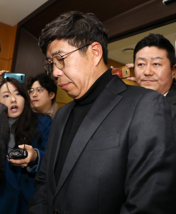 검찰은 백원우 전 청와대 민정비서관을 조만간 기소할 것으로 보인다.