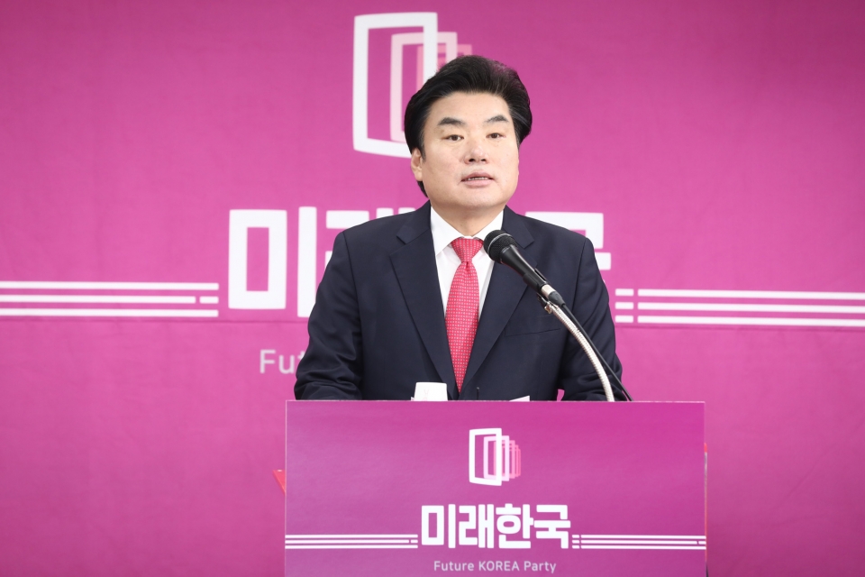 미래한국당 원유철 신임 대표가 20일 영등포 당사에서 기자회견을 하고 있다. ⓒ시사저널 박은숙