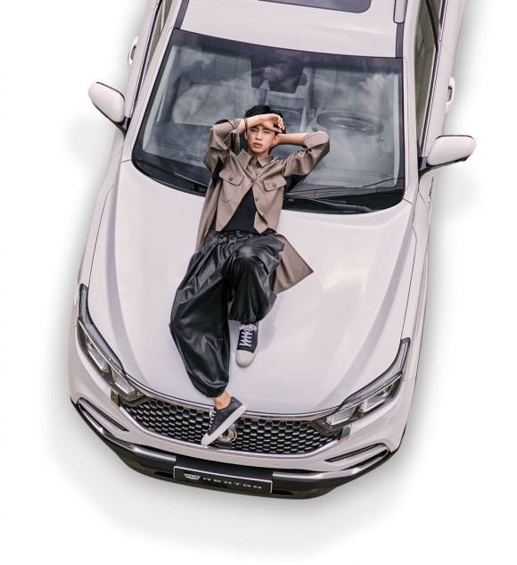 쌍용차는 임영웅과 G4 렉스턴을 담은 브랜드 화보 ‘REXTON x Im Hero’를 제작했다. ⓒ쌍용차 제공