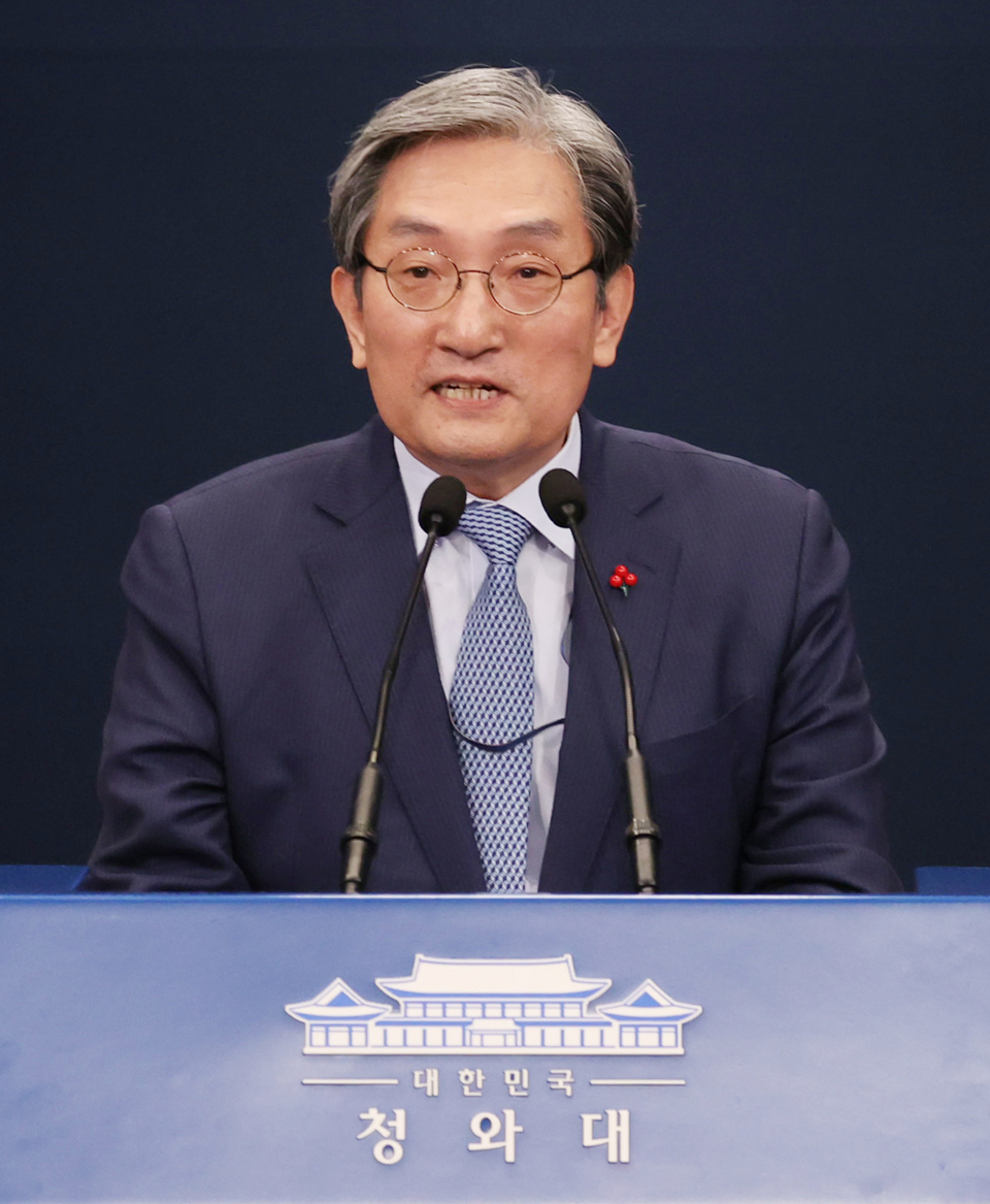 노영민, 불법사찰 의혹에 “사실인 듯…법적 판단 받으면 될 일” < 정치 < 기사본문 - 시사저널