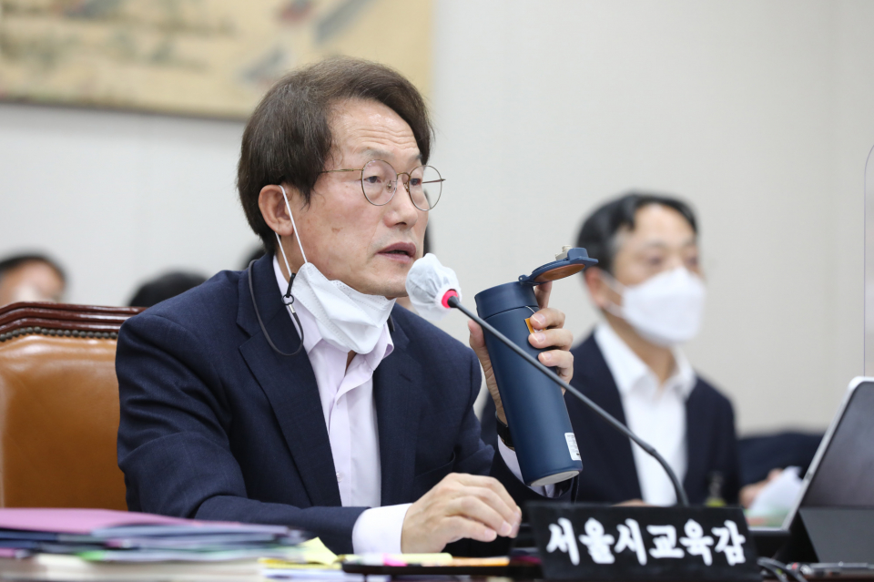 조희연 서울시교육감이 지난해 10월17일 국회 교육위원회 서울시교육청 등에 대한 국정감사에서 의원 질의에 답변하고 있다.  ⓒ시사저널 박은숙