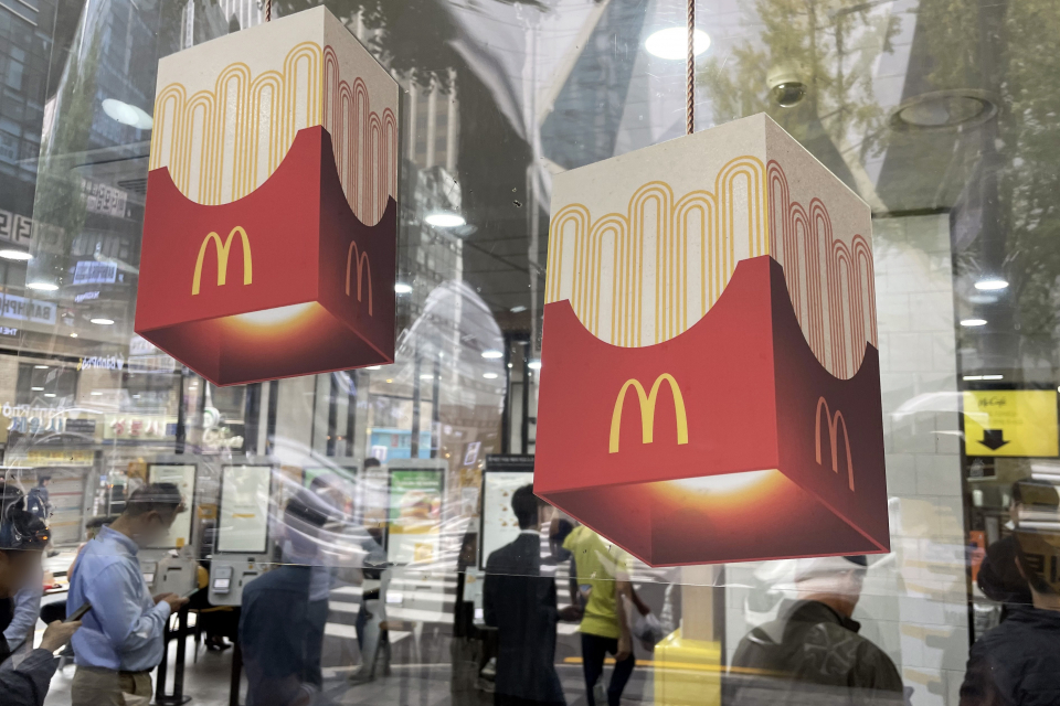 맥도날드가 오는 2일부터 13개 메뉴의 가격을 평균 3.7% 인상하기로 했다. ⓒ 연합뉴스