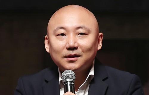 웹툰 작가 주호민씨 아들에 대한 특수교사의 정서 학대 사건과 관련해 재판부가 법정에서 당시 상황이 녹음된 파일 전체를 재생해 전후 사정을 살펴보기로 했다. ⓒ 연합뉴스