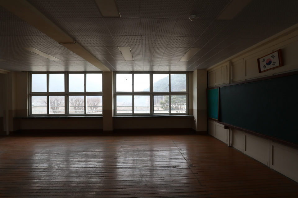 1월9일 오전 경북 안동시 예안면 월곡초 삼계분교의 전경과 교실 모습. 이재명 더불어민주당 대표가 1976년 졸업한 이 초등학교에는 현재 남매 2명이 재학 중이다. ⓒ 시사저널 임준선