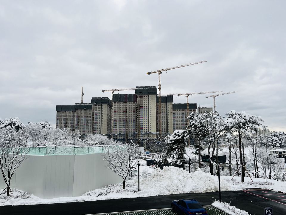 솔올미술관 기부채납 조건으로 개발된 '강릉 롯데캐슬시그니처' ⓒ김지나