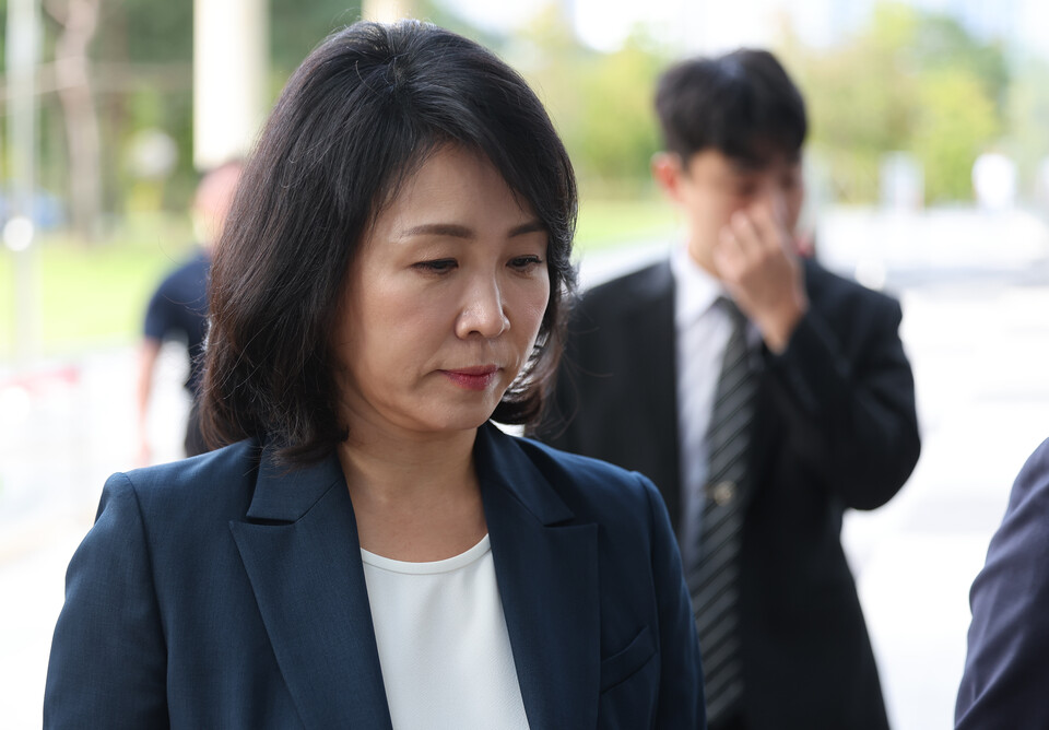 공직선거법 위반 혐의로 불구속기소 된 이재명 더불어민주당 대표의 배우자 김혜경 씨가 10월10일 오전 경기도 수원시 영통구 수원지방법원에서 열리는 공판에 출석하고 있다. ⓒ연합뉴스