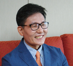 윤평중 한신대 철학과 명예교수