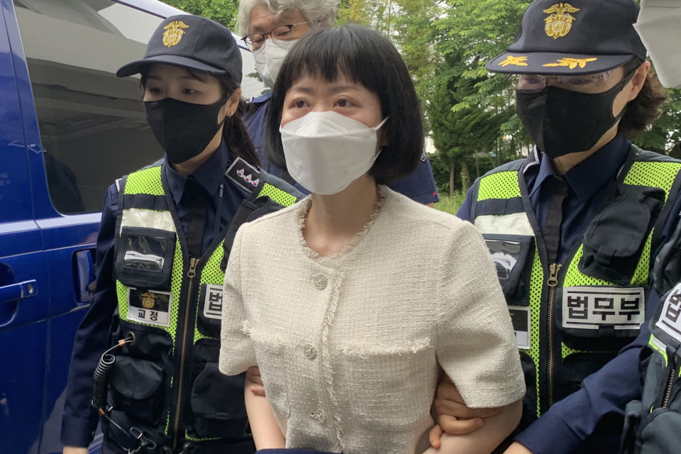 광주지방법원 해남지원 형사1부(박현수 지원장)는 6일 진행된 김신혜씨의 존속살해 혐의 재심 선고공판에서 무죄를 선고했다. ⓒ연합뉴스