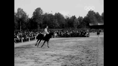 1920년 안트베르펜 올림픽 마장마술 경기 장면. 1952년 헬싱키 올림픽 이전까지 마장마술은남성군인들만 출전할 수 있는 경기였다.ⓒOlympics 유튜브 채널