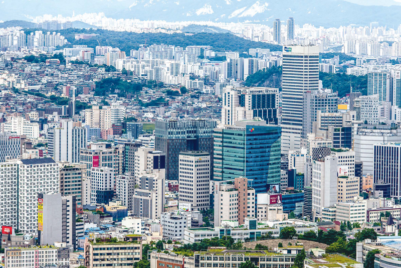 서울 중구 남산공원에서 바라본 종로 지역의 대기업 빌딩 숲 ⓒ시사저널 최준필