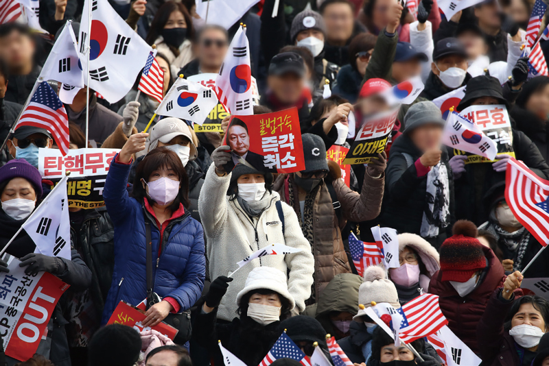 전광훈 사랑제일교회 목사가 이끄는 대한민국바로세우기운동본부(대국본)는 2월15일 광화문광장 일대에서 ‘윤석열 대통령 탄핵 반대 국민대회’를 개최했다. ⓒ시사저널 임준선