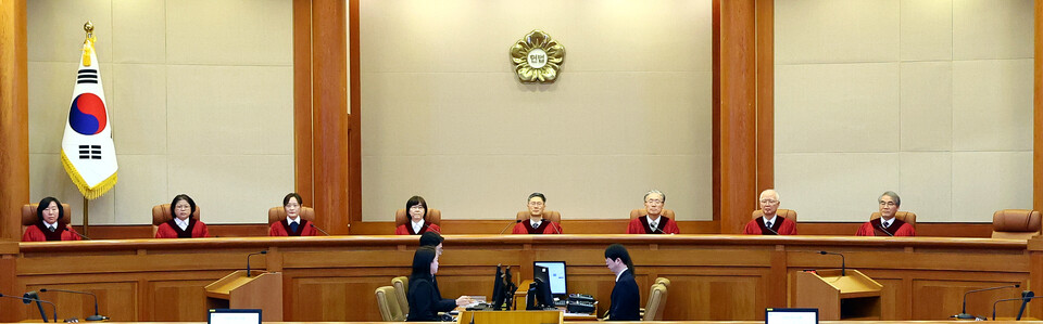 이창수 중앙지검장 등 검사 3인 및 최재해 감사원장에 대한 탄핵심판 선고가 열린 3월13일 서울 종로구 헌법재판소에서 문형배 헌법재판소장 권한대행을 비롯한 헌법재판관들이 자리하고 있다. ⓒ 연합뉴스