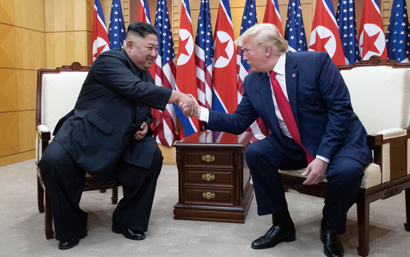 2019년 6월30일 도널드 트럼프 미국 대통령과 북한 김정은 국무위원장이 판문점 남측 자유의집에서 회담하고 있다. ⓒ연합뉴스