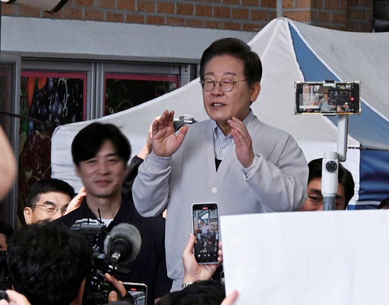 이재명 더불어민주당 대선후보가 5월7일 전북 임실군 임실시장에서 연설을 하고 있다. ⓒ연합뉴스