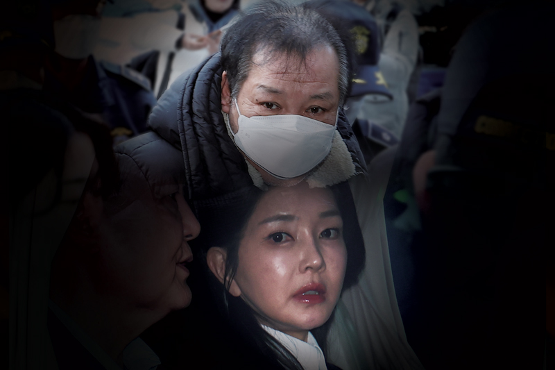 (위)정치자금법 위반 혐의를 받는 건진법사 전성배씨가 지난해 12월 서울남부지법에서 열린 영장실질심사에 출석하는 모습. (아래)윤석열 전 대통령과 김건희 여사가 헌법재판소 파면 결정 후 일주일 만인 4월11일 서울 용산구 한남동 대통령 관저를 떠나고 있다. ⓒ 연합뉴스·시사저널 이종현