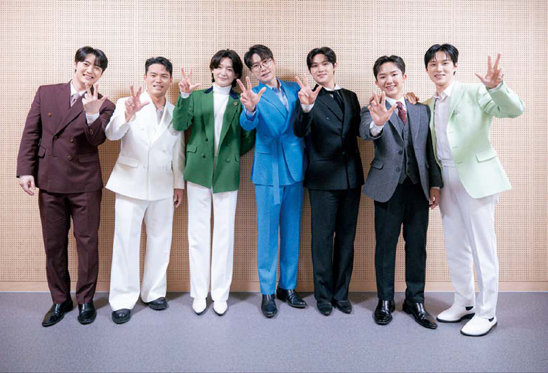 《미스터트롯3》 김용빈(왼쪽 세 번째)과 TOP7 ⓒ유선수엔터테인먼트