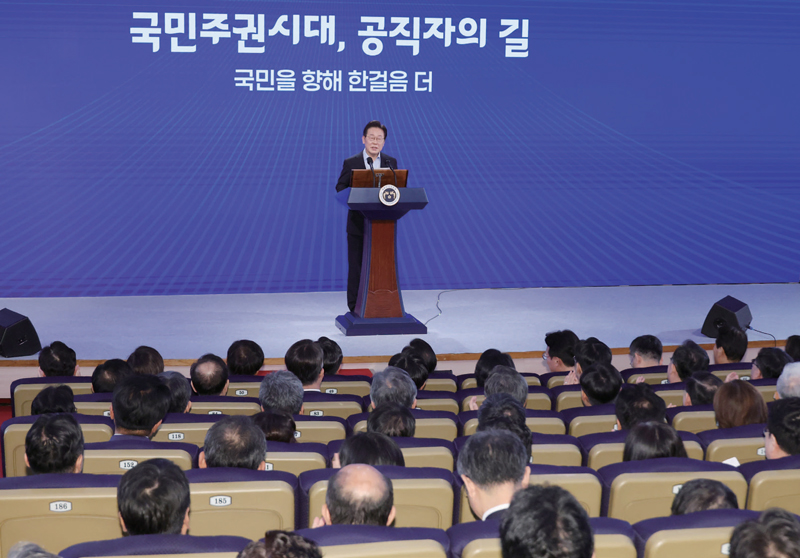 이재명 대통령이 7월31일 정부서울청사에서 고위공직자들을 대상으로 특별 강연을 하고 있다. ⓒ연합뉴스