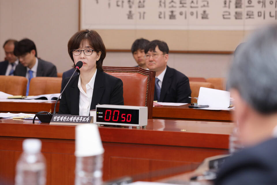 2019년 4월10일 이미선 헌법재판소 재판관 후보자 인사청문회가 국회 법제사법위원회에서 열린 가운데 이 후보자의 주식 차명거래와 관련한 질의와 해명이 이어지는 모습 ⓒ 시사저널 박은숙