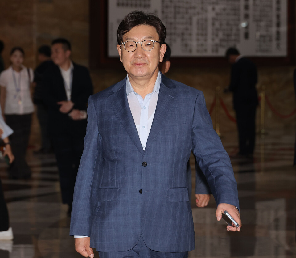 권성동 국민의힘 의원이 8월4일 국회에서 열린 의원총회에 참석하고 있다. ⓒ연합뉴스