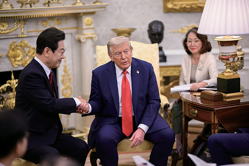 8월25일(현지시간) 미국 워싱턴DC 백악관 오벌오피스에서 열린 이재명 대통령과 도널드 트럼프 대통령의 한미정상회담 모습 ⓒ백악관 플리커 제공