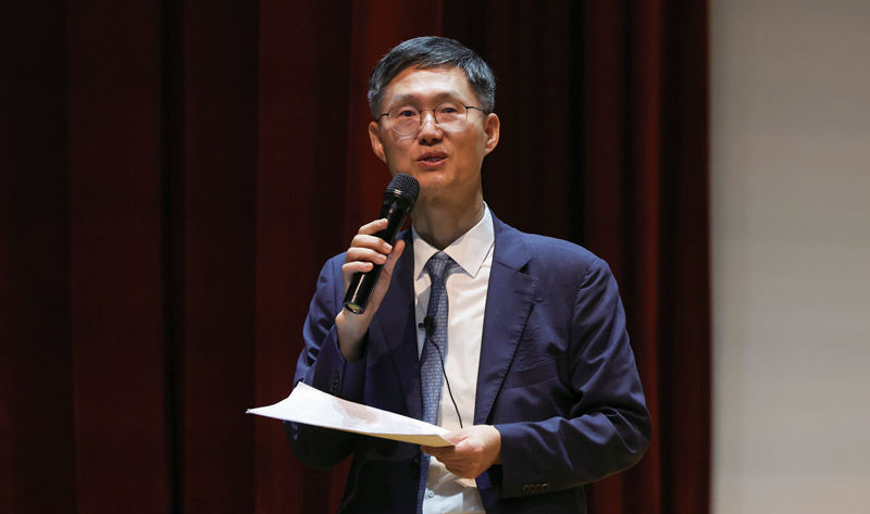 문형배 전 헌법재판소장 권한대행이 9월10일 서울 마포구 서강대학교에서 특별 강연을 하고 있다. ⓒ뉴시스