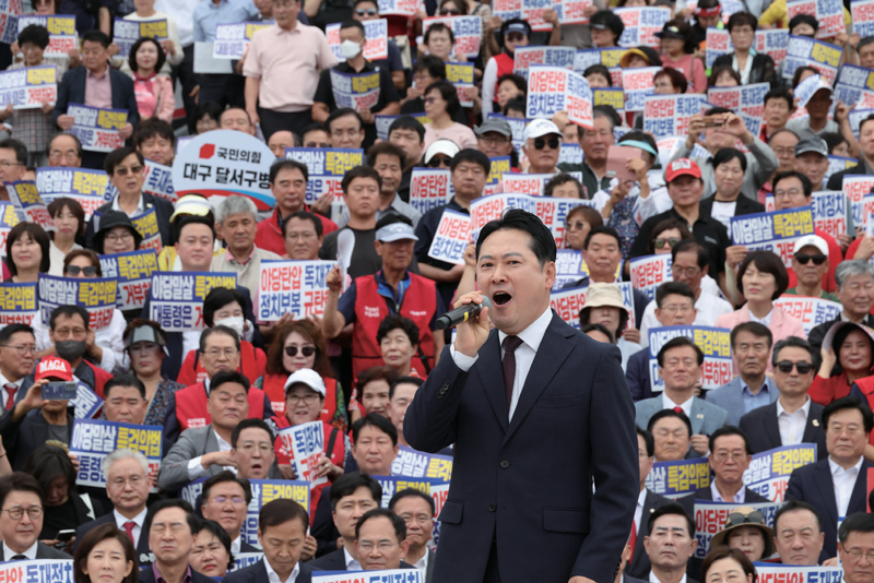 장동혁 국민의힘 대표가 9월12일 서울 여의도 국회 본청 앞에서 열린 야당탄압 독재정치 규탄대회에서 규탄사를 하고 있다. ⓒ시사저널 박은숙