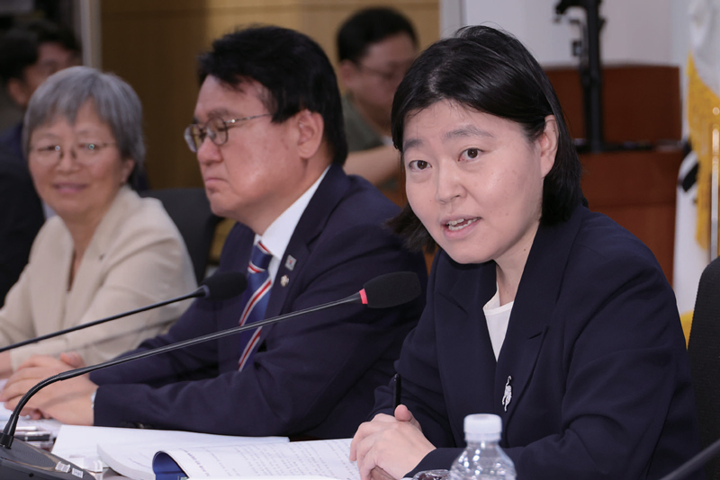 임은정 서울동부지검장이 8월29일 국회에서 열린 검찰개혁 긴급 공청회에 참석해 토론하고 있다. ⓒ연합뉴스