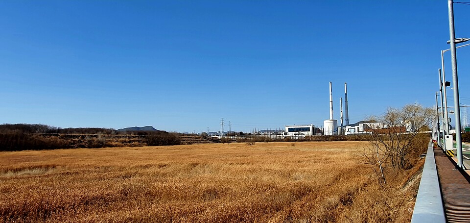 대구 달서구가 제안한 국가정원인 대명유수지에서 바라본 한국지역난방공사 대구지사 모습 ⓒ시사저널 김성영