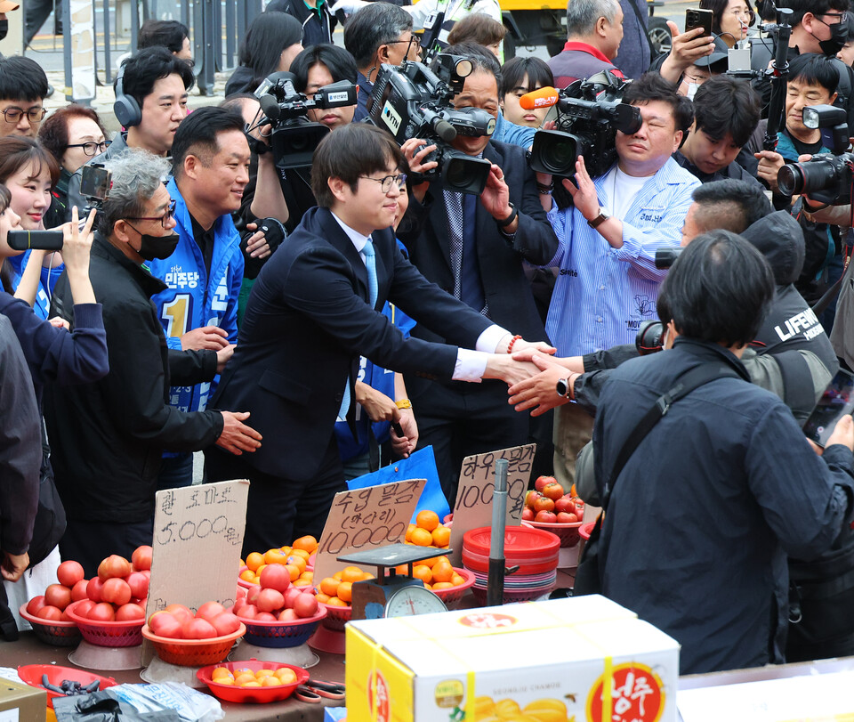 하정우 '손털기' 논란에 야권 공세