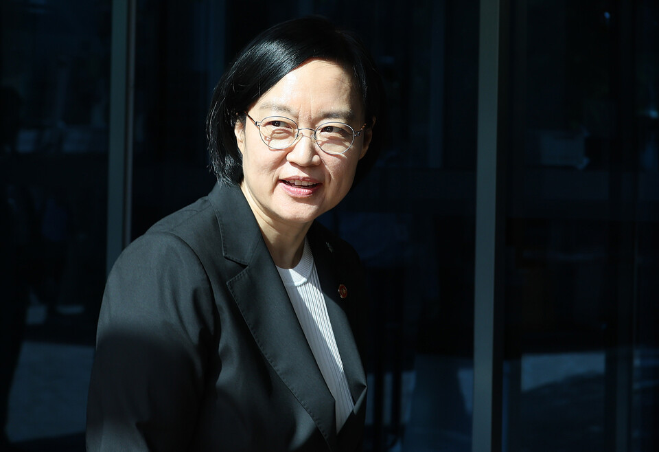 한성숙 국무총리 후보자가 9일 서울 종로구 통의동 금융감독연수원에 마련된 인사청문회 준비 사무실로 출근하고 있다. ⓒ연합뉴스