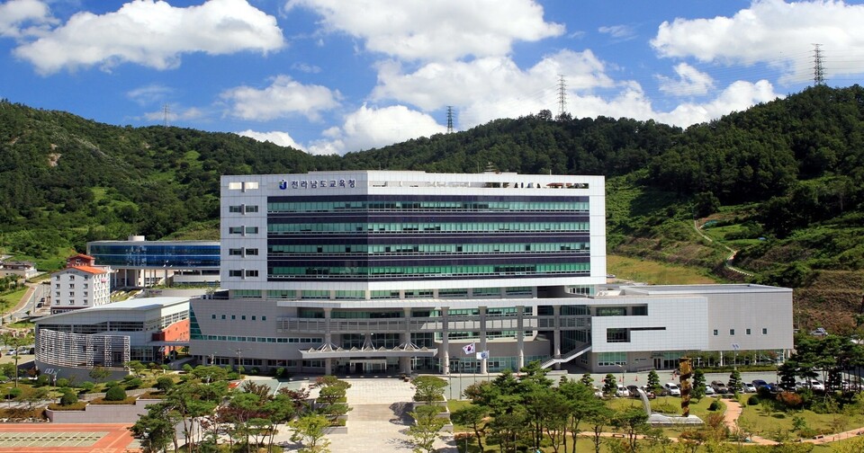 https://cdn.sisajournal.com/news/photo/202607/379930_387735_386.jpg