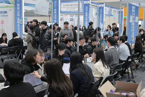 지방 여성은 일자리가 없어 울고, 지방 남성은 짝이 없어 운다 [이동수... - 뉴스 썸네일 이미지