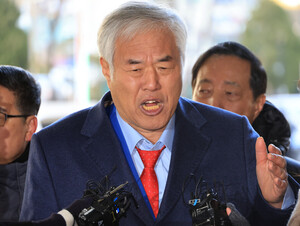 석방되자마자 이재명 저격한 전광훈 “나라 끝장나려고 작정했나”