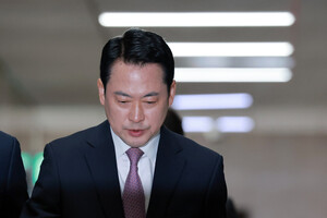 사퇴 압박? "안 물러나!" 장동혁, 페이스북 통해 정면 돌파 선언