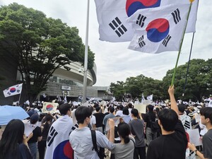 [르포] "인생 첫 투표, 참정권 뺏겼다"…올림픽공원의 절규