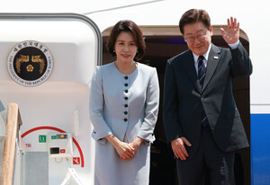 "눈 감으면 쉬는 것" 李대통령, 여름휴가 반납…참모들엔 "쉬어라"
