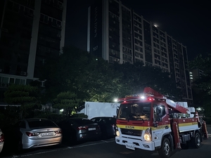 열대야로 잠 못 드는데 아파트 1,200세대 6시간 정전 대참사