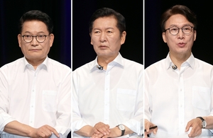 말 끊고 한숨 쉬고… 90분 동안 난장판 된 '호남대전' 토론회
