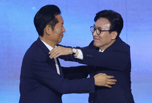 정청래 연임 저지한 김민석, 1차 과반 실패 후 결선에서 뒤집었다