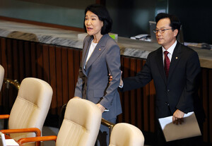 이진숙 제명 촉구안 본회의 통과... 이 의원 "민주당의 국회 독재" 반발