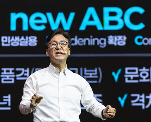 김민석, 정청래 향해 작렬 “중도는 없다? 나와 이 대통령은 생각 달라”
