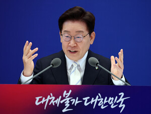 하락세 끊어낼 반전 카드 될까? 이 대통령 '90분 회견' 관전 포인트 5가지