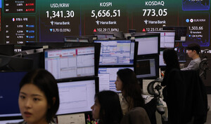 대형주의 배신...고점서 하닉 57%·삼전 41%·현대차 49% '뚝' - 뉴스 썸네일 이미지
